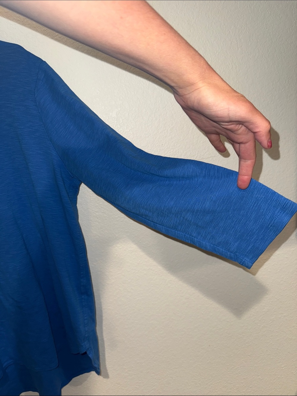 Kirkland Signature size XL blue top and a beautiful necklace bundle! - Picture 4 of 7